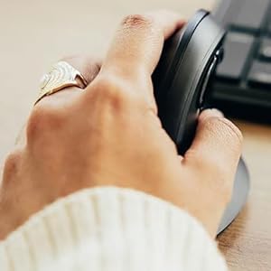 POURQUOI UTILISER UNE SOURIS ERGONOMIQUE ?