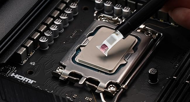 Appliquez une petite quantité de pâte thermique