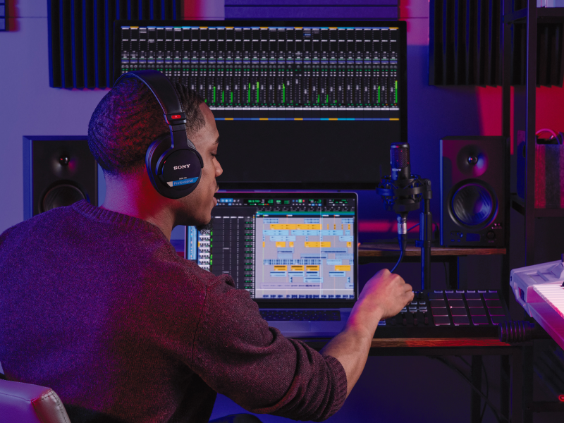 Structure acoustique fermée avec une isolation sonore élevée