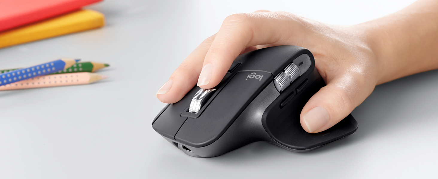 FORME CONFORTABLE AVEC COMMANDES INTUITIVES DU POUCE