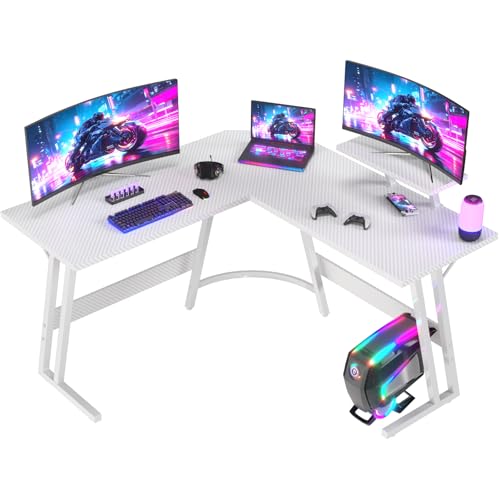 JUMMICO Bureau Gaming en L 120x120cm - Bureau d'angle avec Support Écran Réversible - Polyvalent (Jeu Travail Étude) - Stabilité Maximale Nettoyage Facil - Revêtement Carbone - Blanc