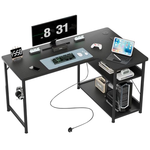 GTPLAYER Bureau Gaming en Forme L, 120x80 cm Bureau d’Ordinateur avec Port de Charge USB et Prise de Courant, Bureau d’Angle avec Étagère de Stockage, Crochet pour Casque, Table de Jeu