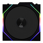 Avec le ventilateur Lian Li Uni Fan TL Wireless 120 Reverse Blade, libérez votre configuration du superflu ! Conçu pour offrir une expérience visuelle spectaculaire et une gestion simplifiée du câblage, ce ventilateur 120 mm allie technologie sans fil RF 2.4 GHz et éclairage ARGB synchronisable. Idé...