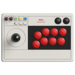 Conçu pour les passionnés de jeux de combat et les nostalgiques des bornes d’arcade, le 8BitDo Arcade Stick allie charme rétro et technologies modernes. Compatible Windows, SteamOS et Nintendo Switch, il se connecte en Bluetooth ou via USB-C pour une expérience fluide et sans latence. Entièrem...