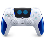 Rejoignez ASTRO dans ses nouvelles aventures avec la manette sans fil Sony DualSense ASTRO BOT Limited Edition. Inspirée du Dual Speeder ASTRO, elle arbore un design exclusif aux accents bleus emblématiques. Plus qu’un objet de collection, c’est la manette officielle PlayStation5, offran...