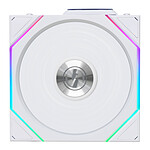 Avec le ventilateur Lian Li Uni Fan TL Wireless 140 Reverse Blade, libérez votre configuration du superflu ! Conçu pour offrir une expérience visuelle spectaculaire et une gestion simplifiée du câblage, ce ventilateur 140 mm allie technologie sans fil RF 2.4 GHz et éclairage ARGB synchronisable. Idé...