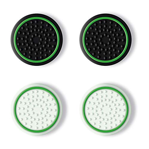 Bénéficiez d'une prise supplémentaire sur vos jeux avec les poignées de pouce pour les joysticks de vos contrôleurs. Ensemble de 4 poignées de pouce au total, dont deux brillent dans l'obscurité Chaque poignée de pouce dispose de plusieurs points pour une Prise et un Contrôle supplémentaires. Empêche l’usure du contrôleur Installation, dépose et nettoyage faciles. Produit de haute qualité